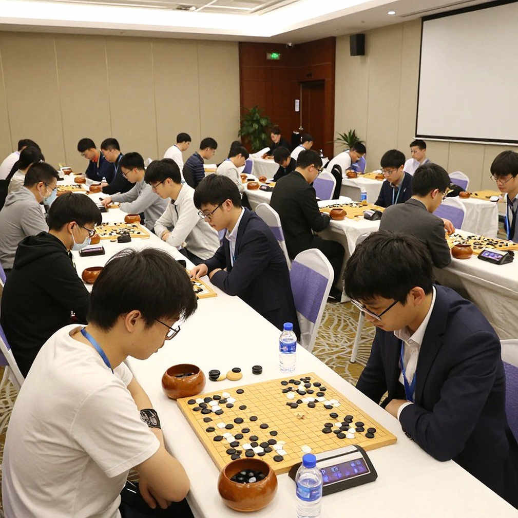 Carlsen gọi Sindarov là ứng viên sáng giá trước kỳ thế giới: Gukesh và bài toán mang tên kỳ vọng